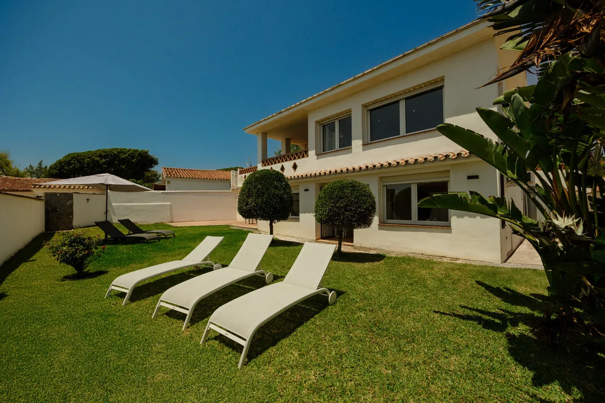 2feff8c1-c13b-4ce0-a904-599eb5c1d976