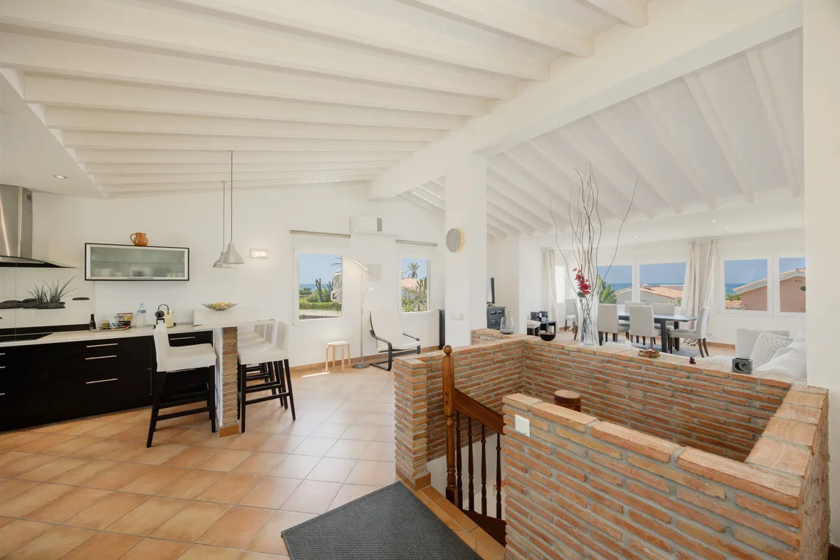 3c5596f4-a242-4cf3-acf7-b1d6d15631b0