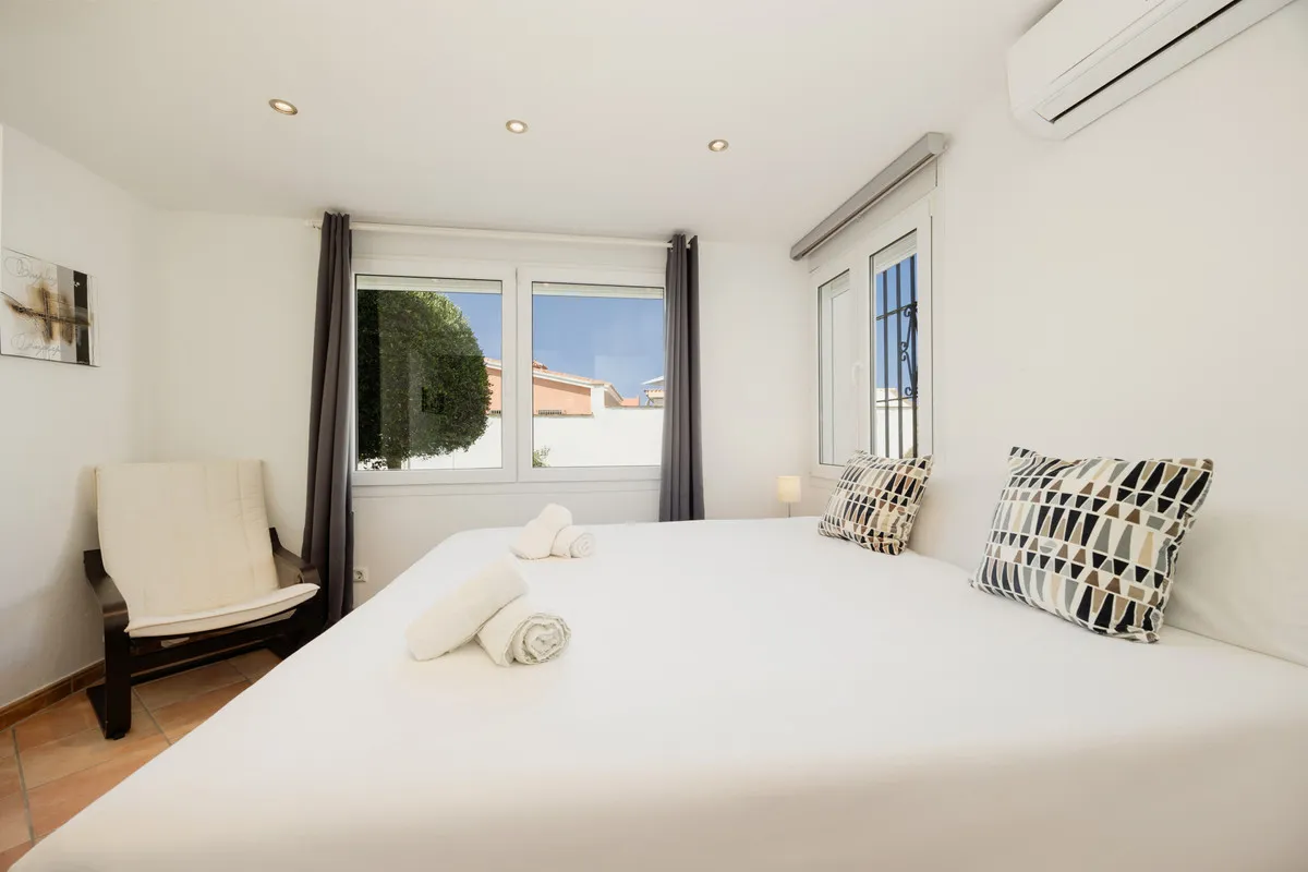 74acb9bc-3dcb-479c-8464-0f317db852cd