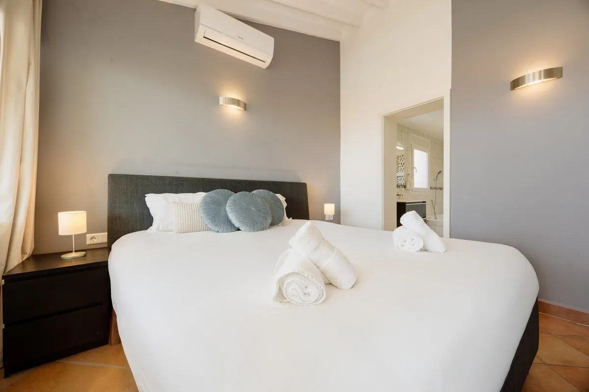 f951229b-fbe2-4dc5-b4d9-41240316ff41