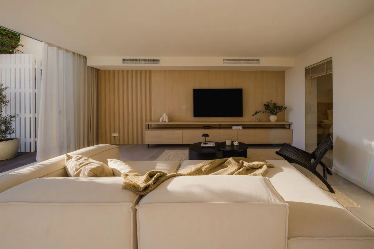 e243ca3b-f4b0-42a3-80f6-9eac9949e8ce