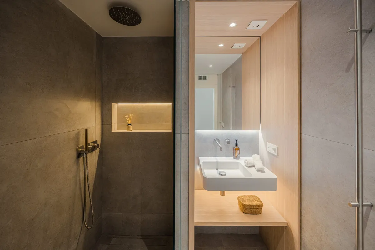 ea5b19d2-2773-48bf-bc25-1530c7a3e831