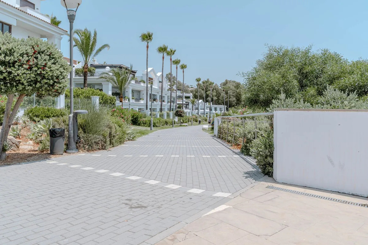 2d3658ee-a191-49b9-8e53-3330c712945f