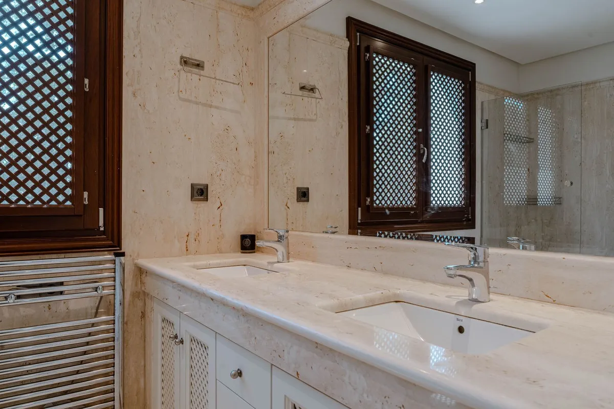 8024943d-00e3-4bba-94a1-1e127740e44a