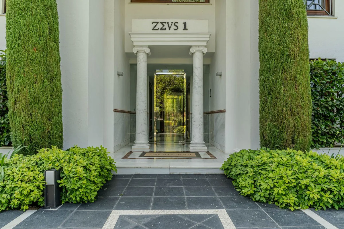 dfe49873-5662-4d0b-ba7a-629e29573b6e