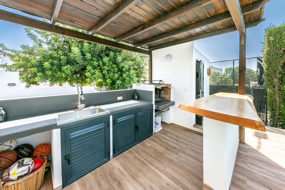 24a6fa1b-5686-4fe7-9f8d-9885ceb69736