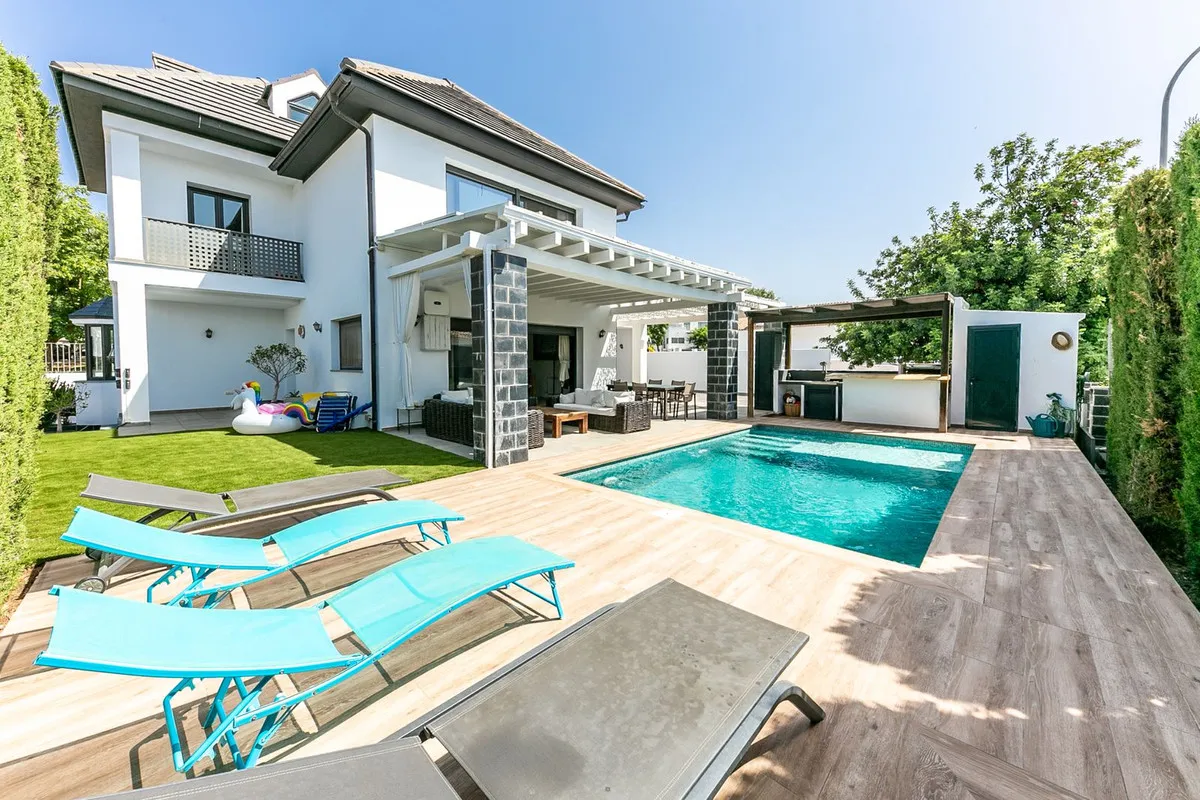 995cb071-b954-41d2-98de-15fc770a5bba