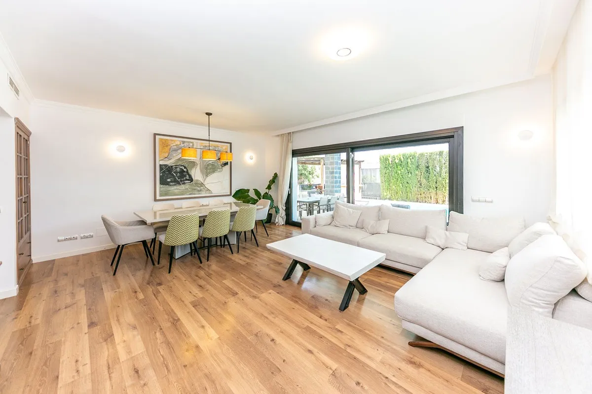 a42fcf4f-32bc-4bdf-86de-e6e8e1a6b97e