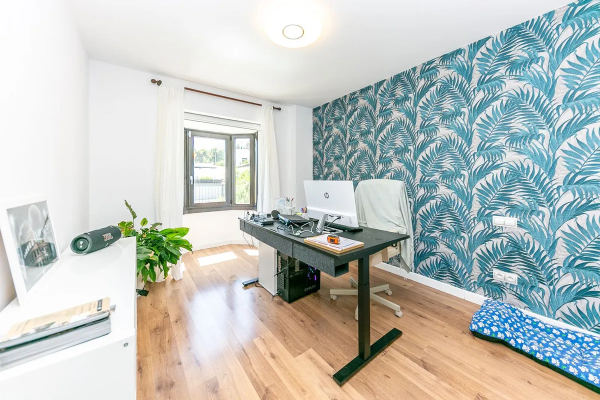 da749ef9-1585-45e0-8b9c-8edbc7918818