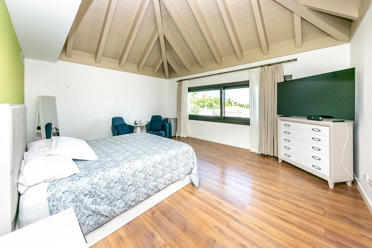 f7e73422-b851-45ce-a75c-f5cf8343f216