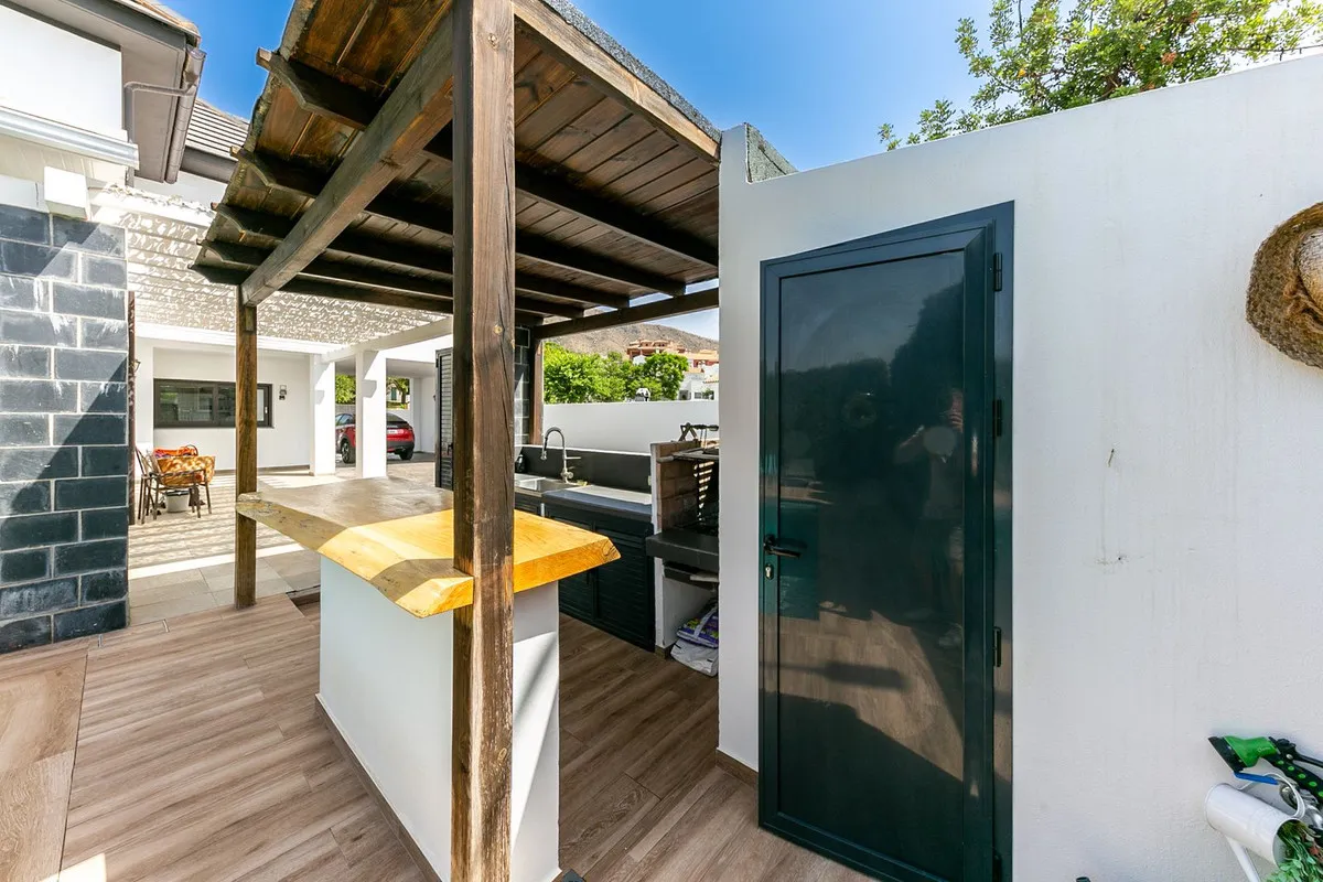 fd1700c6-29f9-4c76-aa4b-caa13c5fc6f8