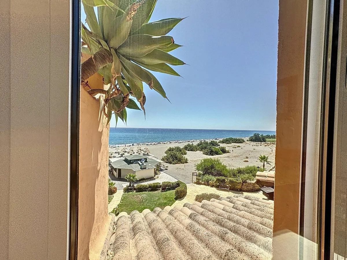 5b00fed2-601a-495b-903a-61c8a562c015