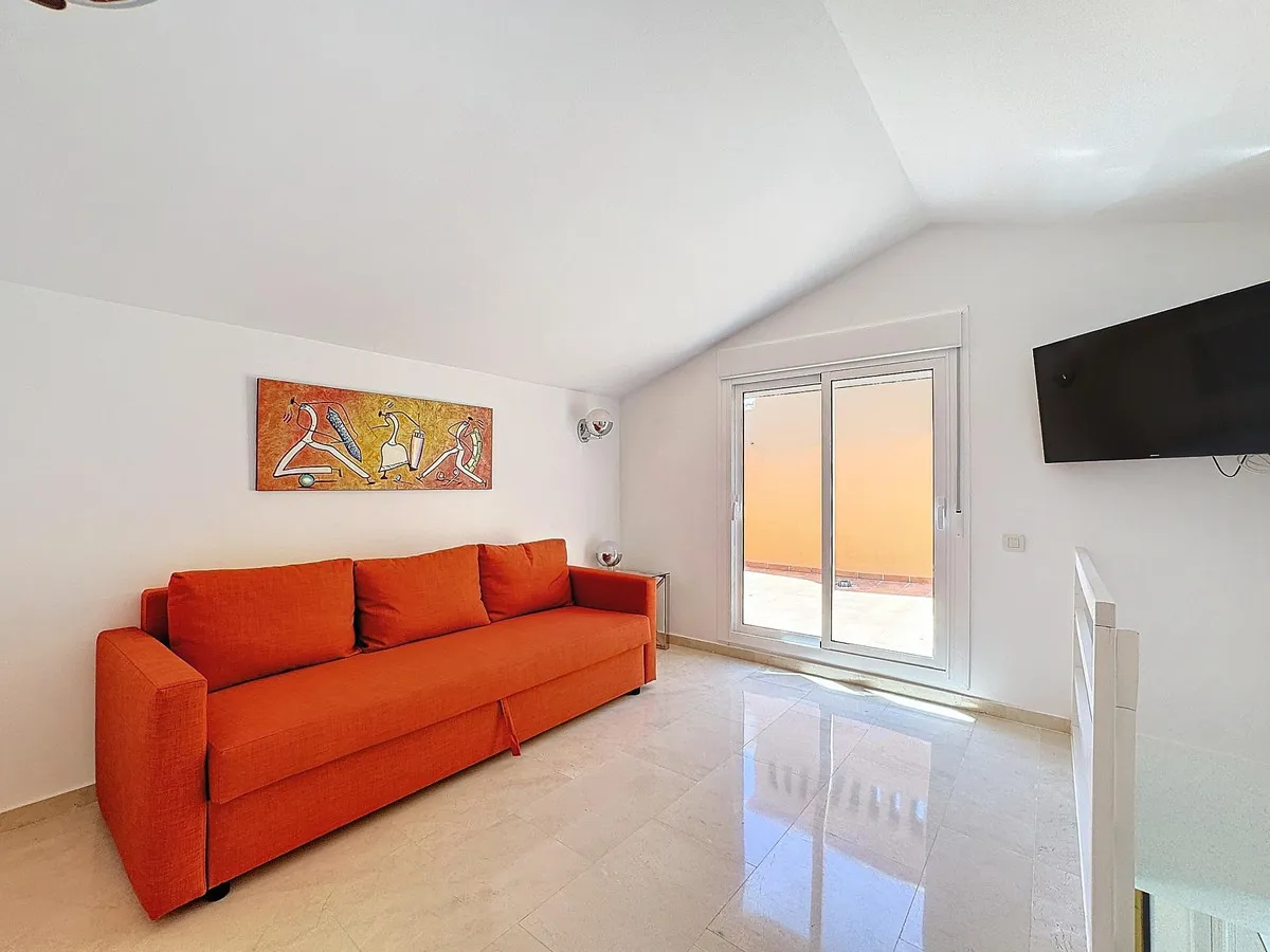 6d3d9863-db09-46b7-a9b7-5d85bf8490ce