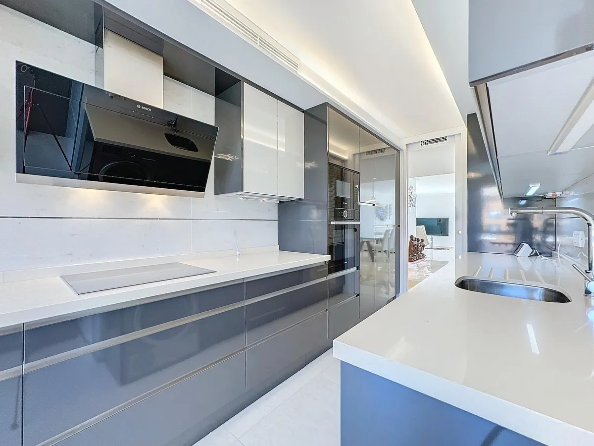 c7d1739b-42ff-493d-a276-9809b5176bd8