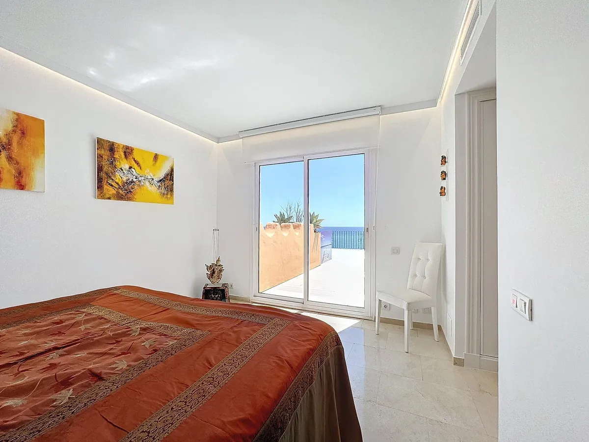 ddfb944f-27d3-4d24-a4d1-0a9eb76c40e4