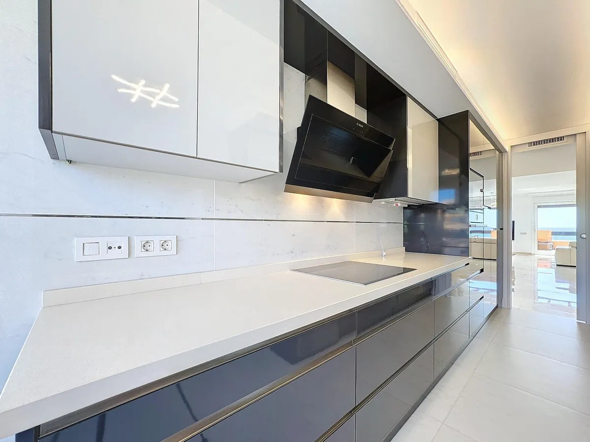 ebdcdc51-a506-490d-be3f-40b9b1ad812a