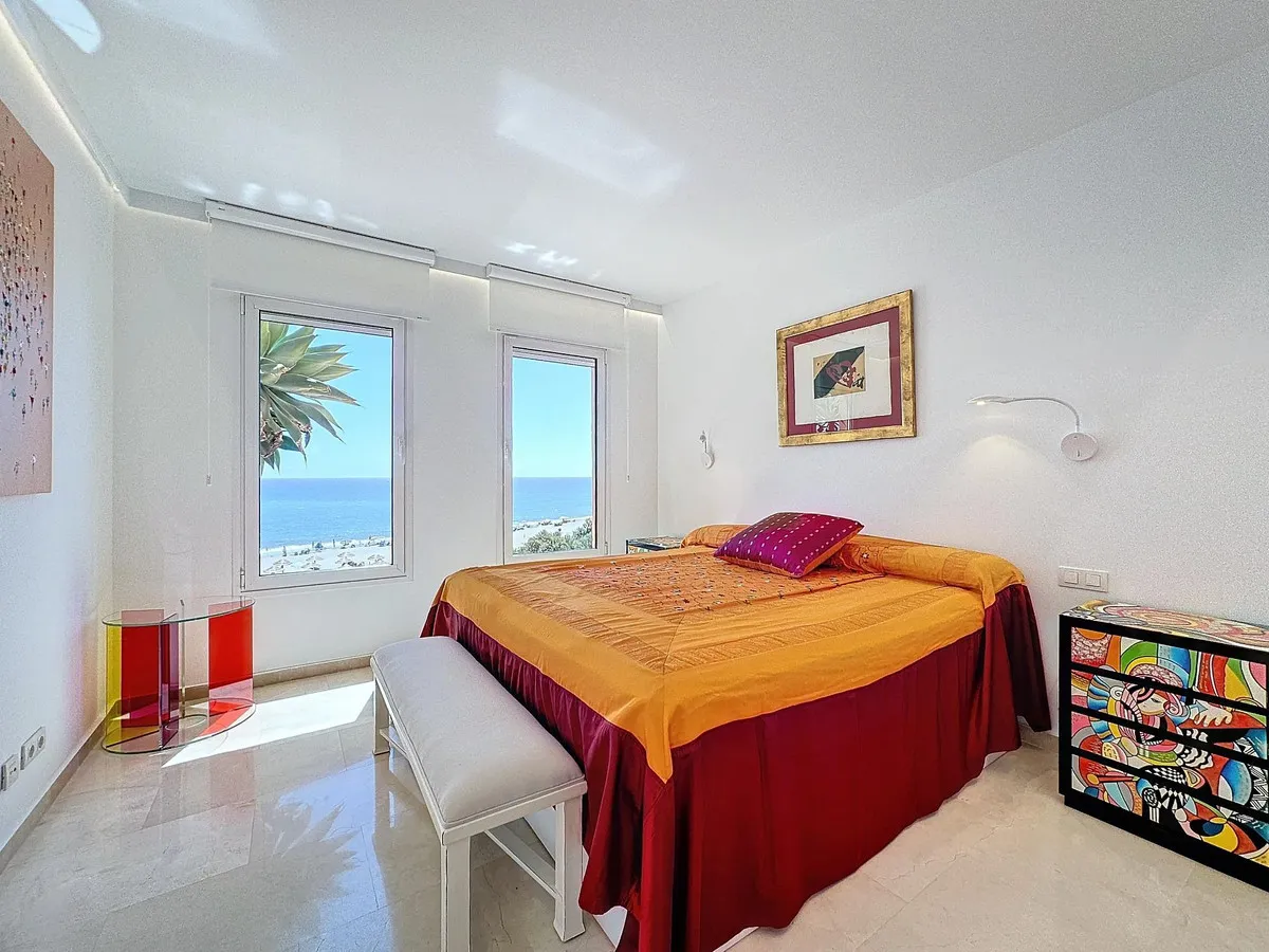 ee46e5c5-ed39-41b0-a1b6-bbb1842b1d22