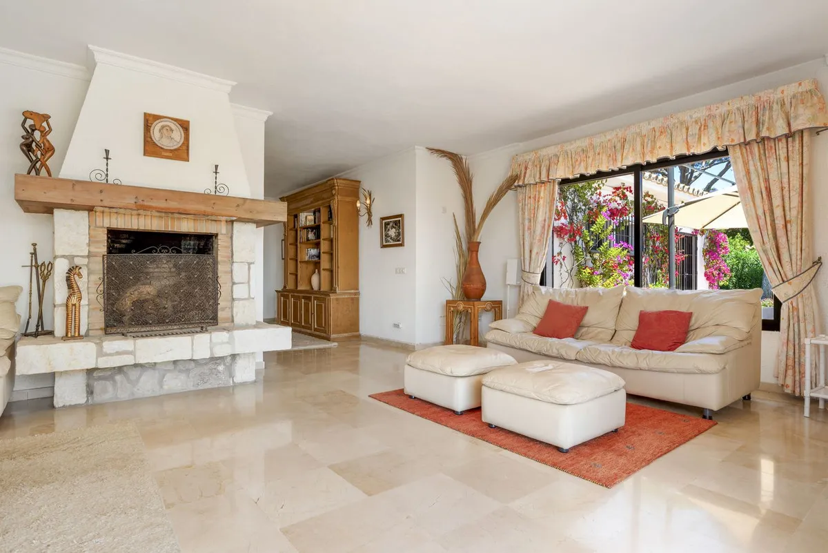 d4f2abdd-81e7-43b3-86e2-535820c72788