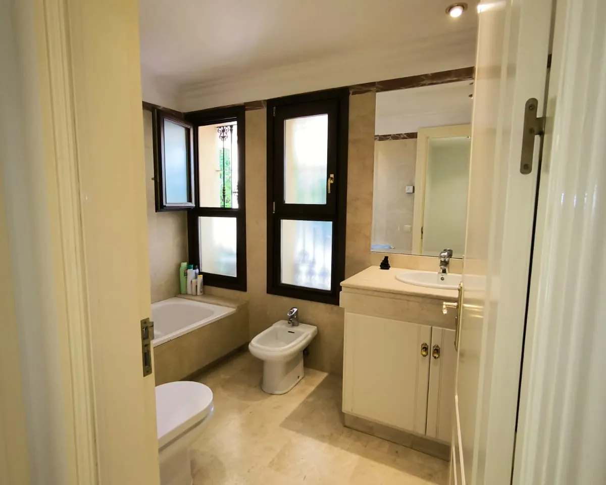 216893ea-c730-49e5-a8c6-a6990dc0c862