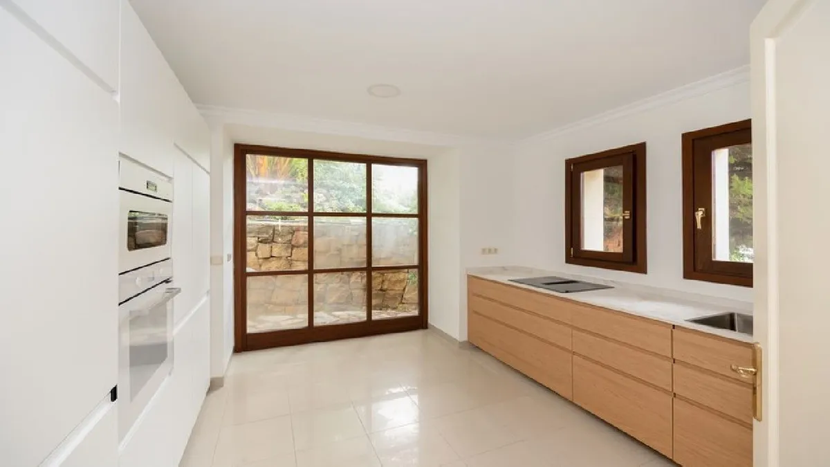 a14ddfff-d15d-44d7-a478-ea293b5a7fed