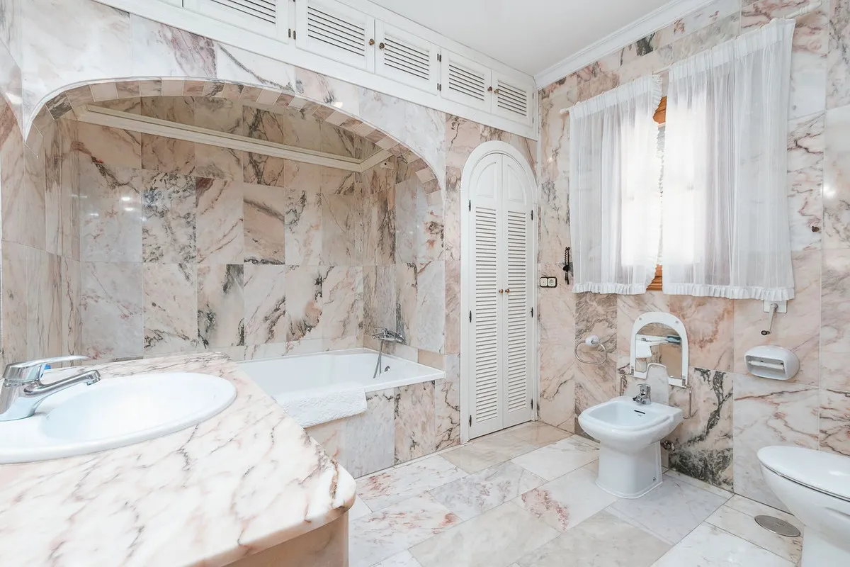 17b340a9-7d31-4376-82ab-73ba309b1819