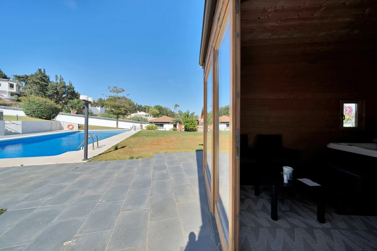 18d8fb44-c6e8-43e8-a601-098de15578f2