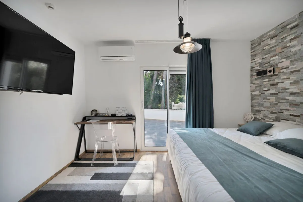 1f1db77d-0335-4789-9f2f-6a5ab19d7c8e