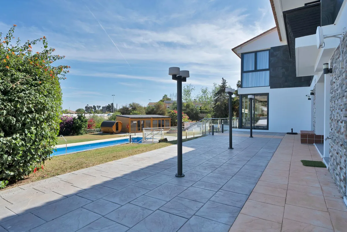 1f353b64-0098-41a0-901e-4b23af06ebed