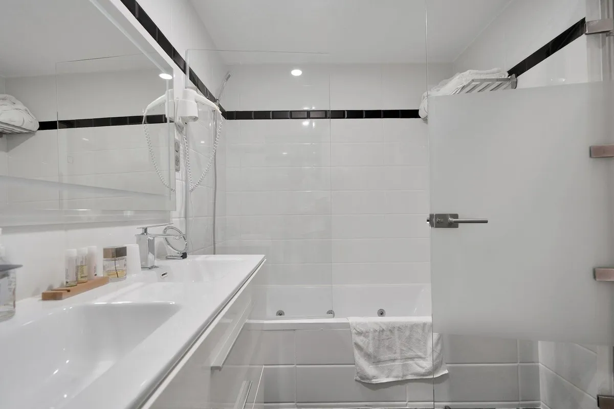 2eff06cd-4cef-428c-ab4a-7d4dd35e761a