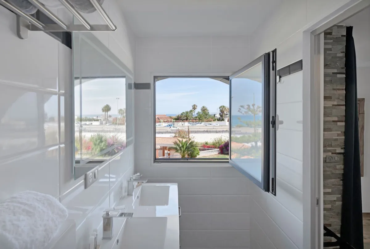 4c9e6365-d681-4ab4-953c-f1503d5f719a