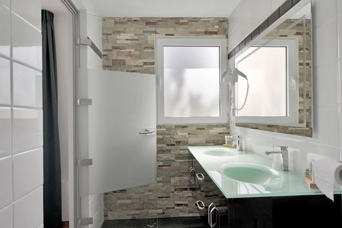 5073acd4-95bb-4d5d-b6db-626d73d2a4b7