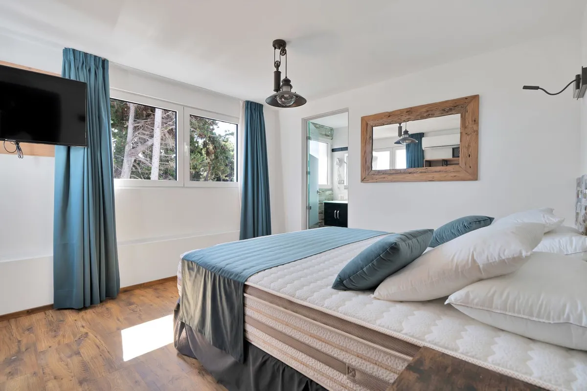 535fd320-7a36-4c76-b71e-ae79ff0f54dd