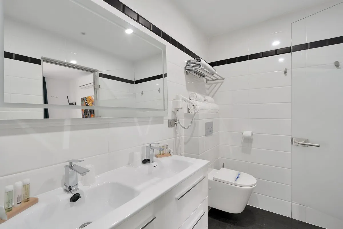 56086b6f-d912-44db-a1bf-66ae547e62de