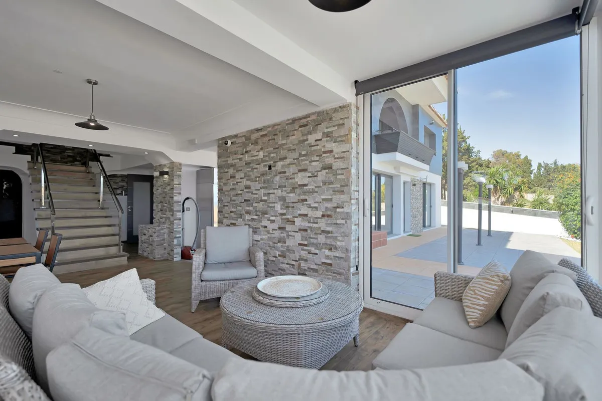 71f0cd7e-d231-48b4-91d1-56fcbce14917