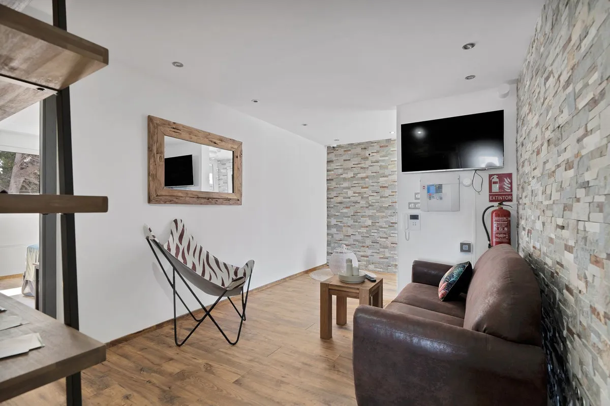 74f140be-bec4-40b9-aec0-62b4dcb5bb81