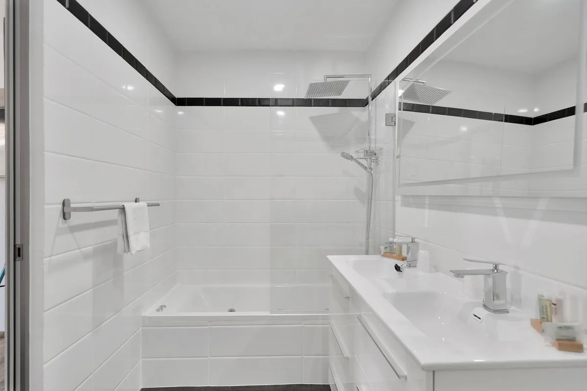 7c7ad69a-9c35-48a5-919b-6fa3315817a4