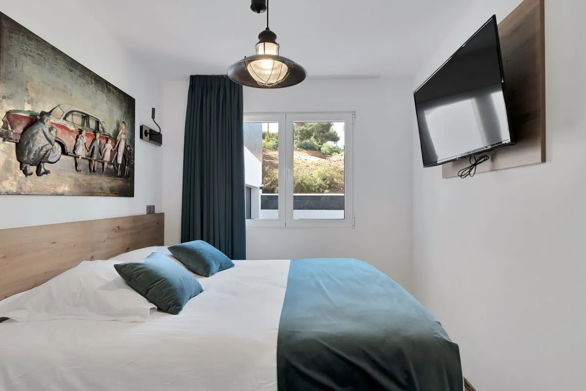 915395fd-65eb-459c-8fd4-de4512f96e56