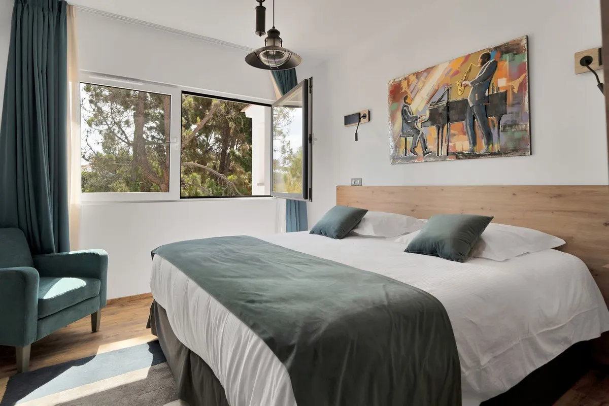 9815c1f9-ef5a-45d9-9fbe-b93e98c36ae4