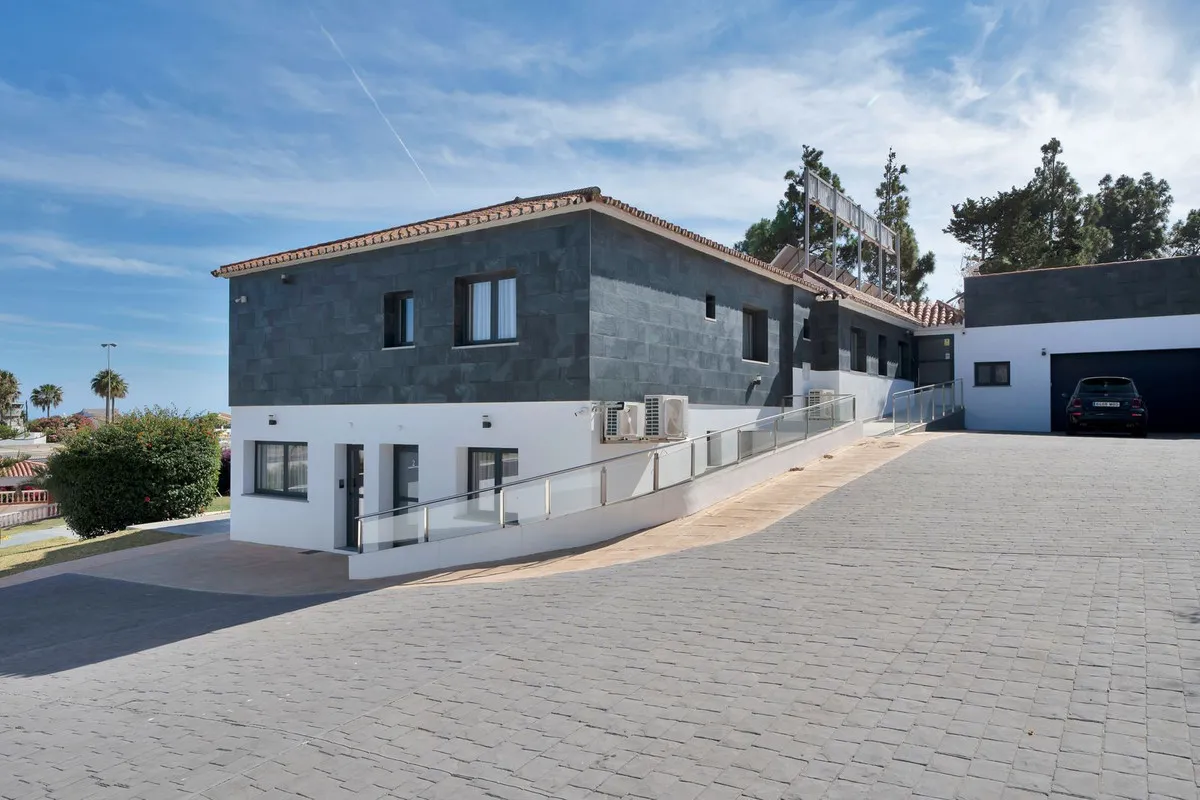 9fbbea7b-6a94-4908-bb8e-3c09938f1a23