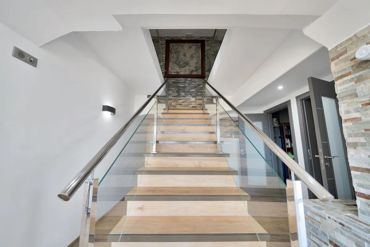 a863997b-3b92-4be1-9b23-58b93d420f76