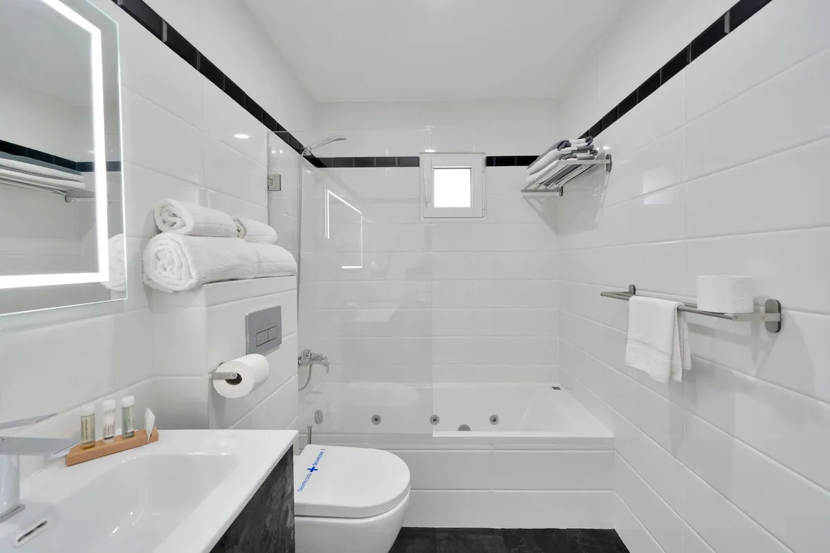 adbcd400-059e-427b-b50e-3ca3e6cbe4df