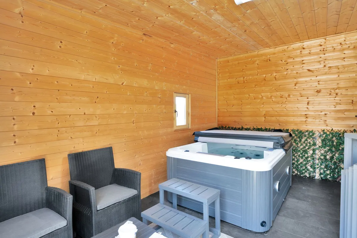 c212a7c5-261d-48a7-aec3-7b56457298ff