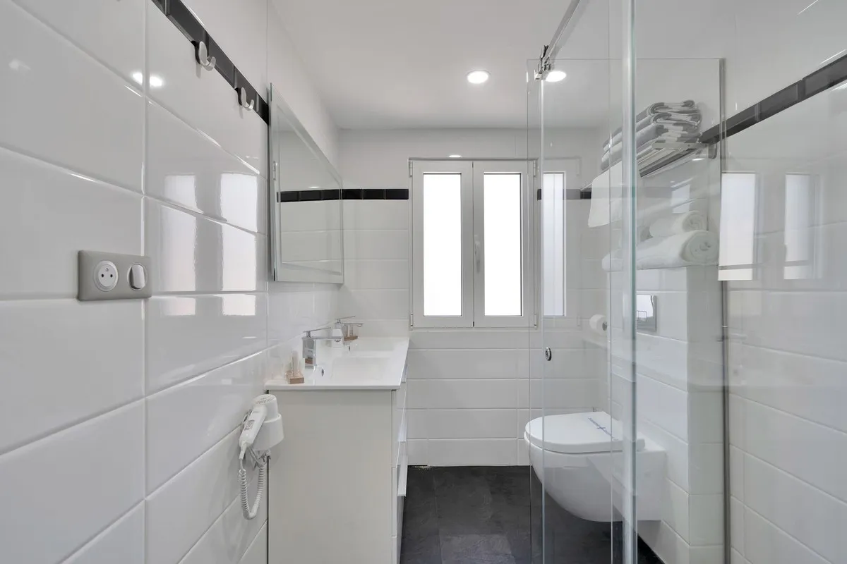 ca5b8ba7-7949-40ef-a927-fad2f7851739