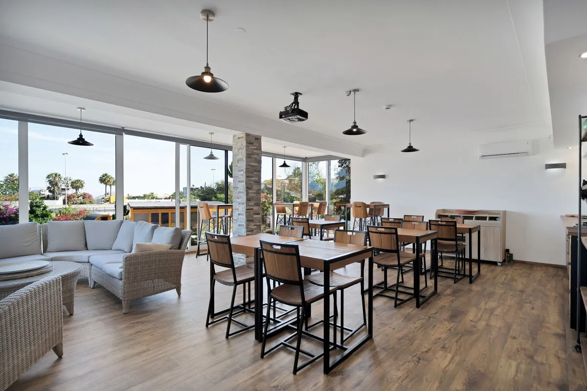 ef4365b2-600d-4f3e-bb24-381f27b7524b