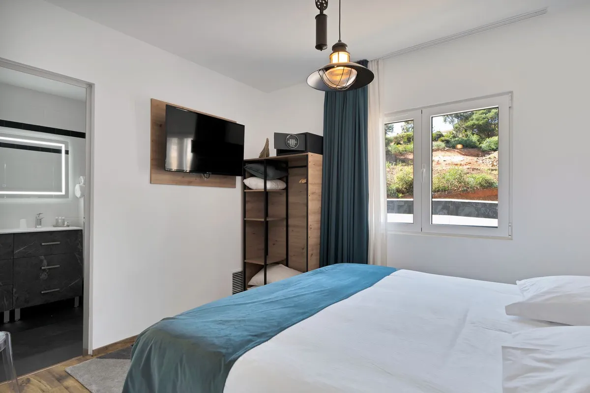 f20ac6e5-e722-4f34-80b9-50884a211b10