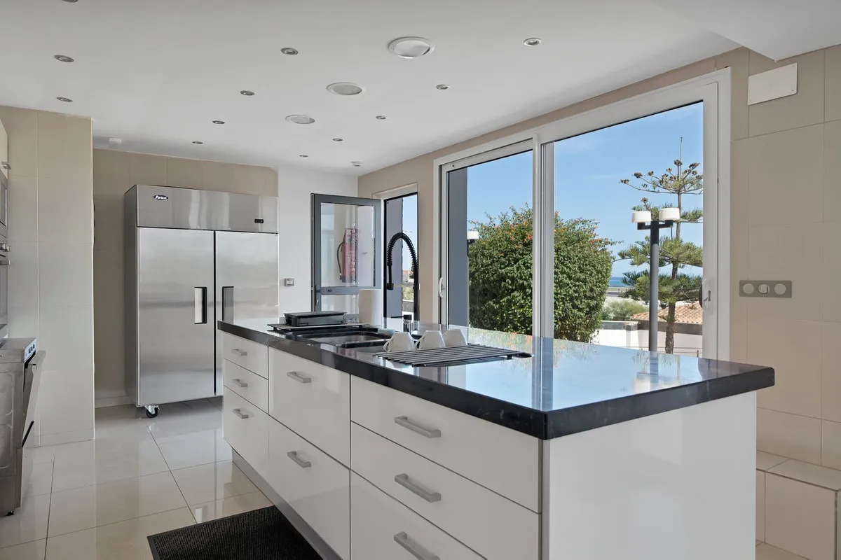 f3b91f37-4366-4524-9f82-35f65049a9d2