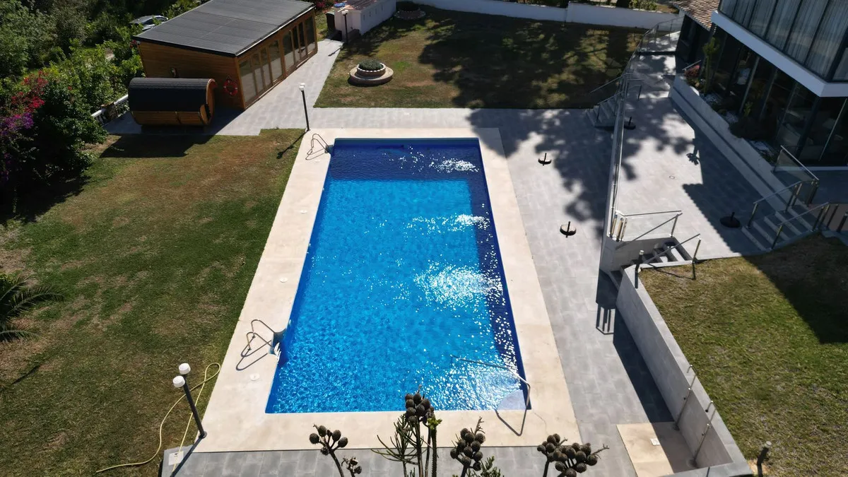 fec43adc-1a49-41e8-a303-b0c4890acee9