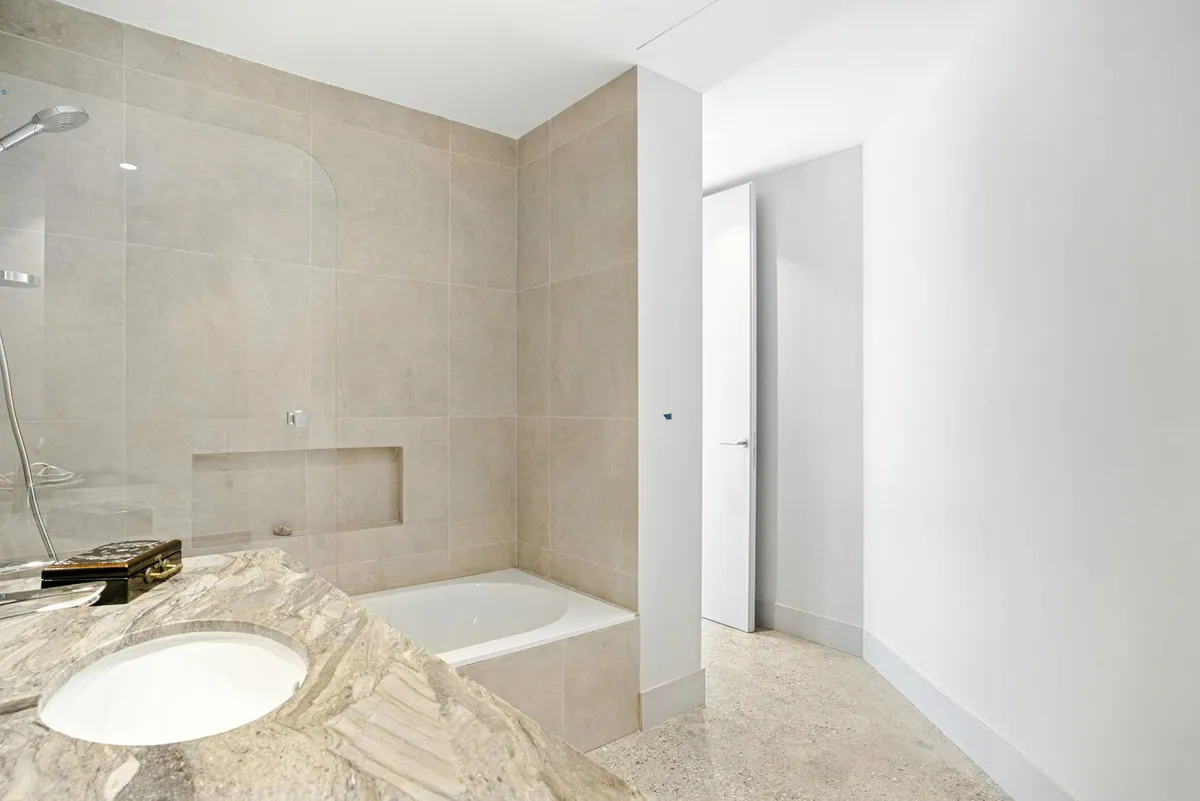 15512556-1c1b-4076-892f-70f2d5f3356c