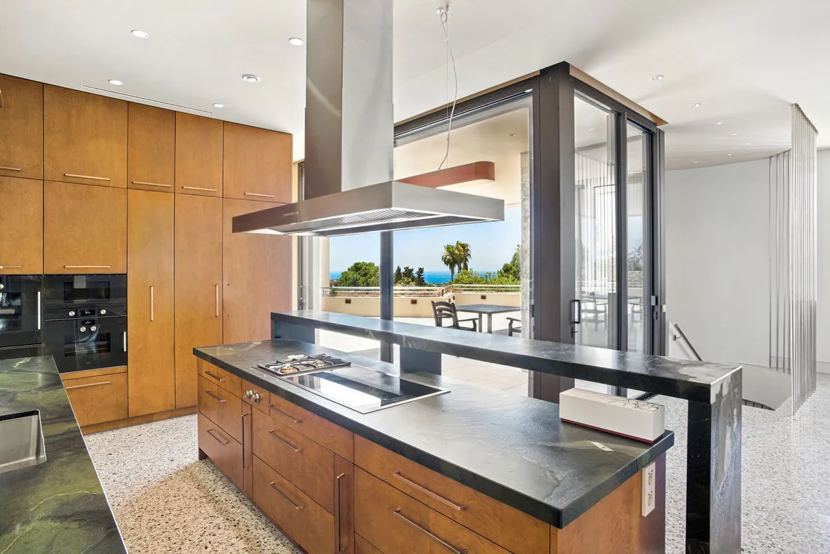 30ff82dd-0d4c-46fa-af80-e759a6eeeed7