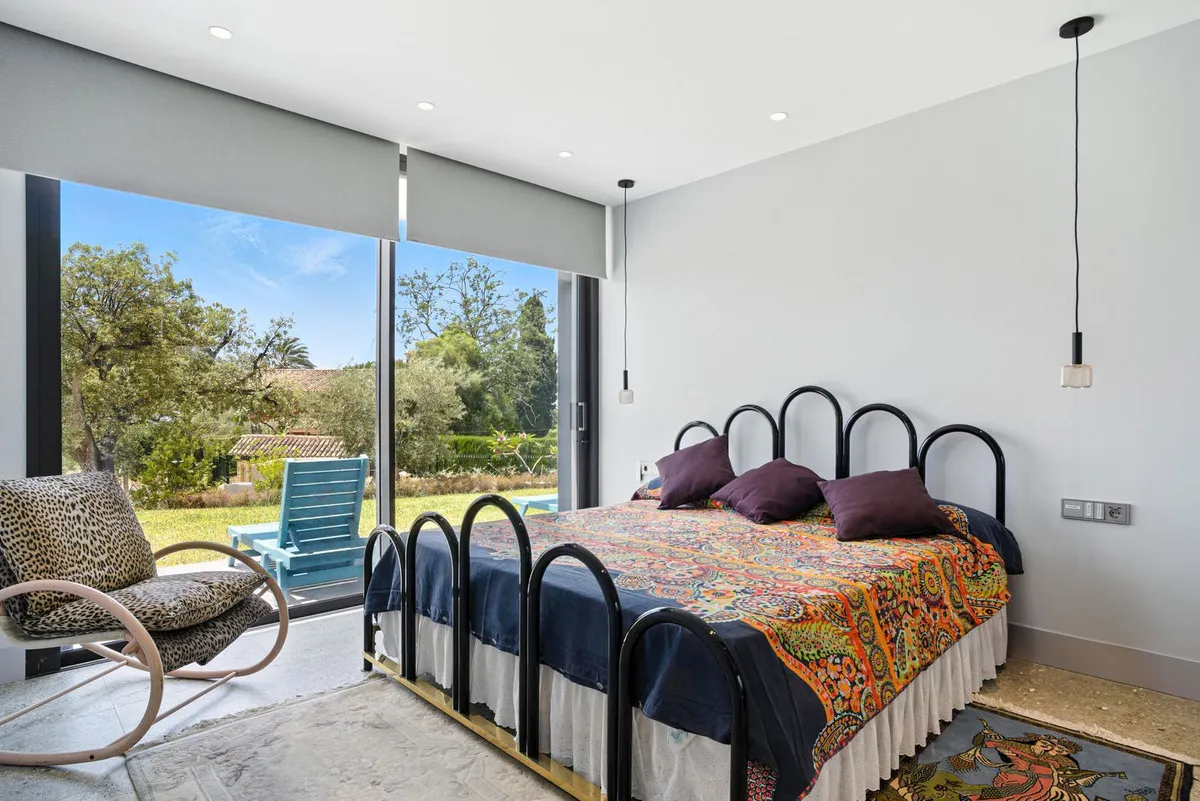 e17e9b7a-3825-4535-8135-5093dcb82d19